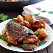 One Pan Spanish Chicken with Chorizo, Tomato and Potatoes - dinner in on pan! Flavour explosion, everyday ingredients.