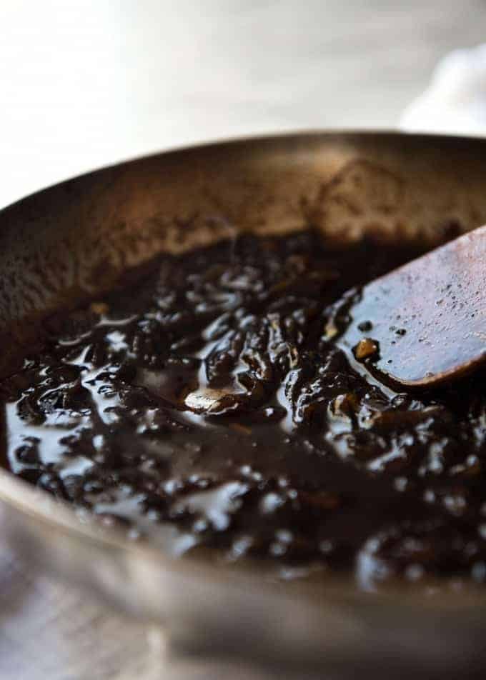 These Balsamic Pork Chops are fantastic for midweek meals - so fast and easy! The sweet tangy balsamic glaze is incredible! recipetineats.com