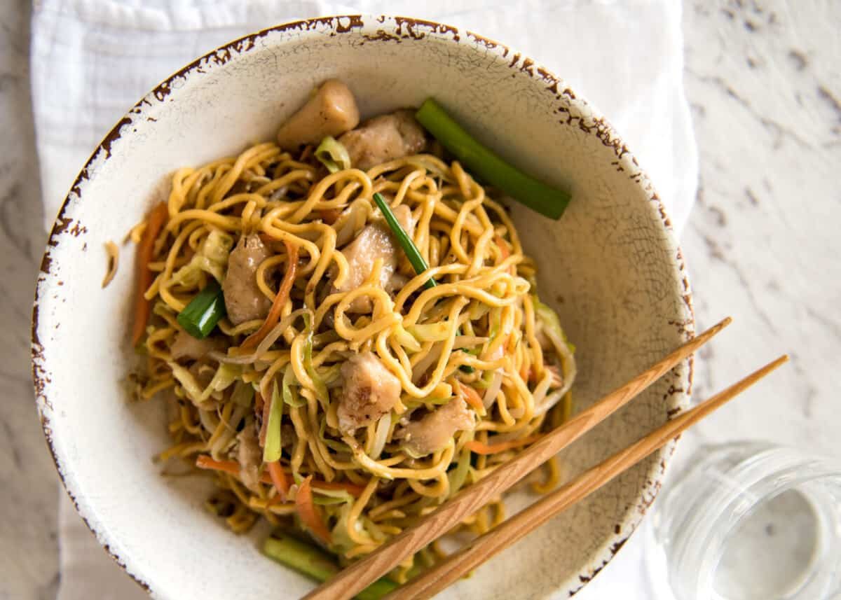 This Chow Mein really does taste like what you get from Chinese restaurants. The secret is getting the sauce right! www.recipetineats.com