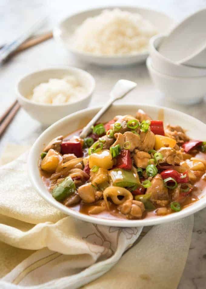 Bright and colourful, this Sweet and Sour Chicken Stir Fry is made with a sauce that rivals the best Chinese restaurants! recipetineats.com