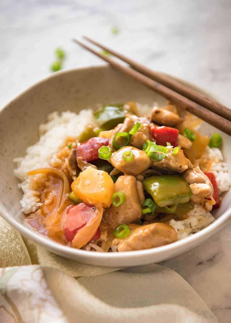 Bright and colourful, this Sweet and Sour Chicken Stir Fry is made with a sauce that rivals the best Chinese restaurants! recipetineats.com
