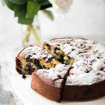 A lovely Blueberry Lemon Yoghurt Cake that's incredibly moist and astonishingly quick to make. recipetineats.com