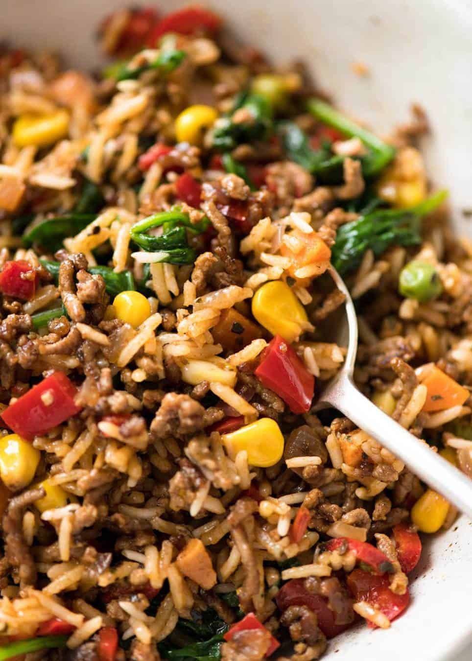 One Pot Ground Beef and Rice with loads of veggies - Browned beef cooked with seasoned rice and vegetables. A fast, super tasty complete meal! recipetineats.com