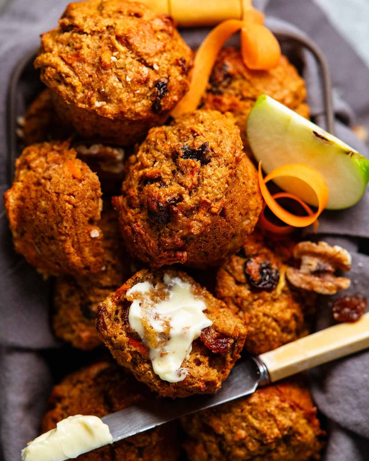 Cinnamon breakfast muffins (Morning Glory Muffins)